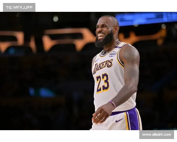 NBA球星表情大解析：从詹姆斯到库里，笑容背后的故事